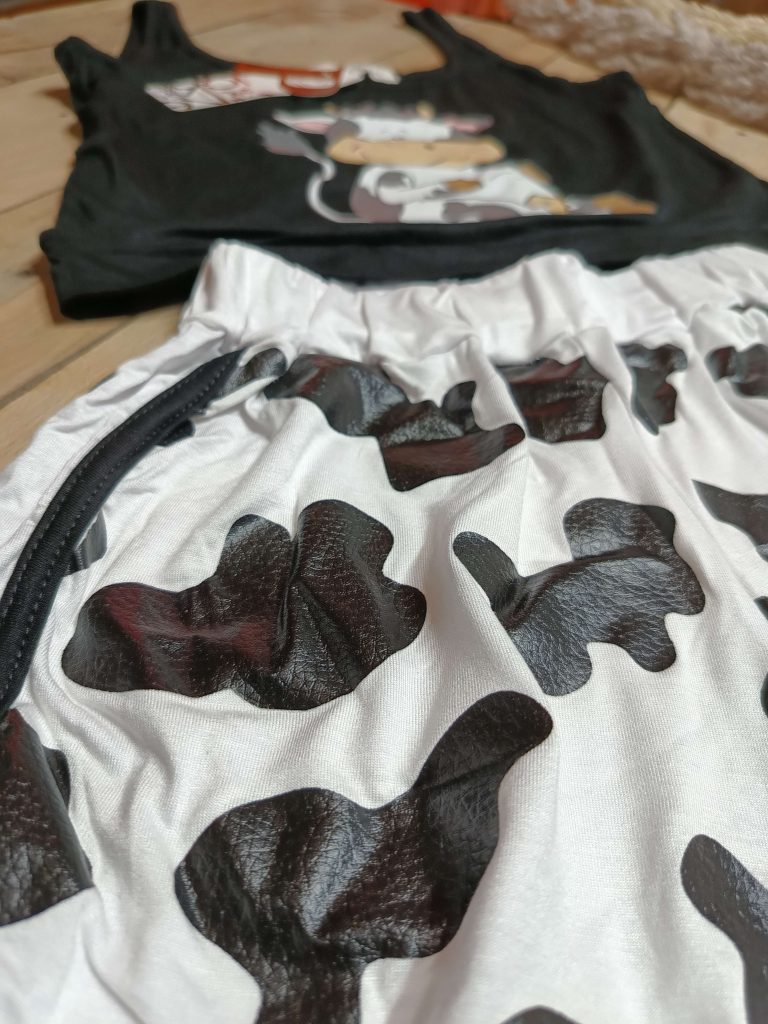 تاپ و شورتک