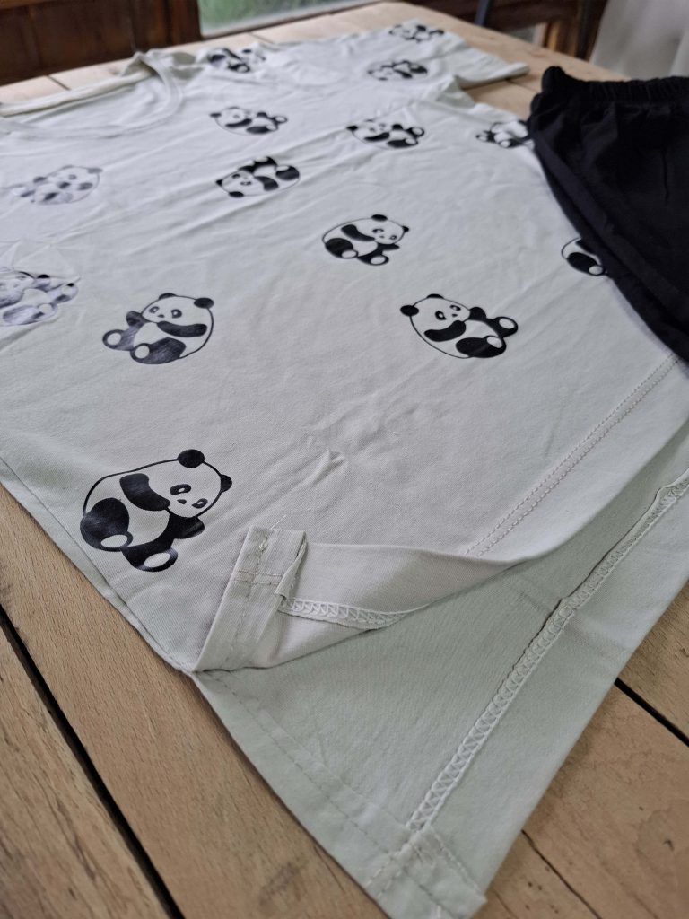 تیشرت و شلوارک گل و حیوانات با مزه