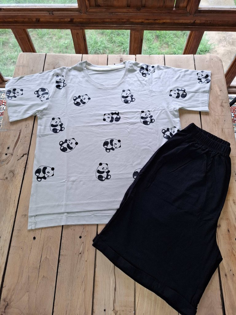 تیشرت و شلوارک گل و حیوانات با مزه