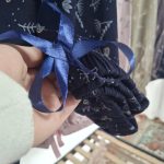 نمای نزدیک از جزئیات شلوار خانگی زنانه نخ پنبه با الیاف نرم و دوخت دقیق