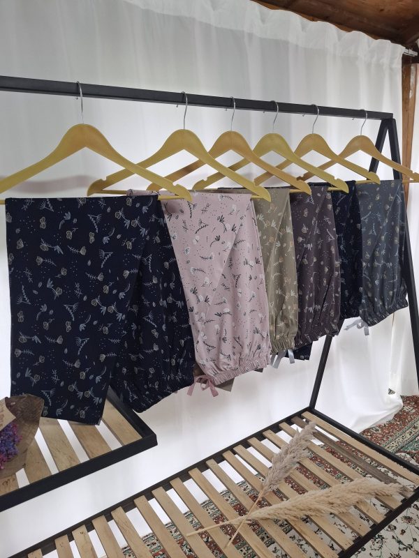 مجموعه شلوارهای خانگی نخ پنبه زنانه با طرح‌های ساده و رنگ‌های متنوع