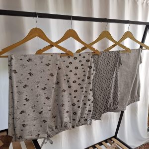 شلوار خانگی طرح‌دار طوسی