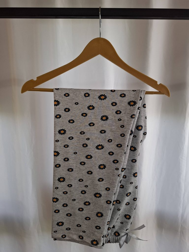 شلوار خانگی طرح‌دار طوسی