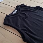 تاپ حلقه ای مشکی از نزدیک2